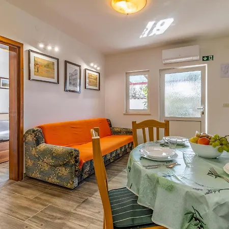 Holiday home Gorgeous In With Wifi Pomer